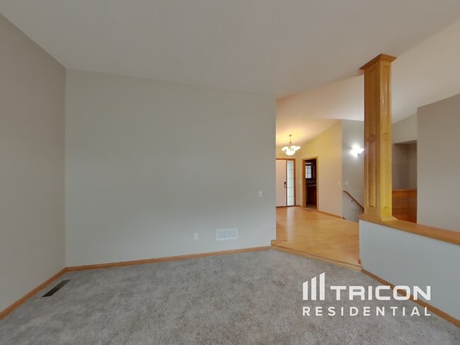 Building Photo - 15811 Yellow Pine St NW