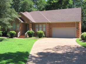 Building Photo - 105 Mariners Cir