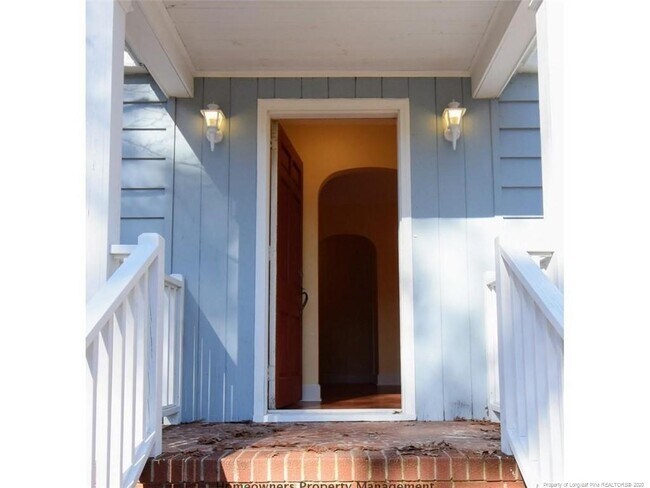 Foto del edificio - 2718 Morganton Rd