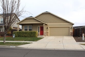 Building Photo - 2244 Kingswood Dr