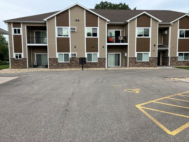 Building Exterior (Front) - 916 Cedar Drive Luxury Apartments