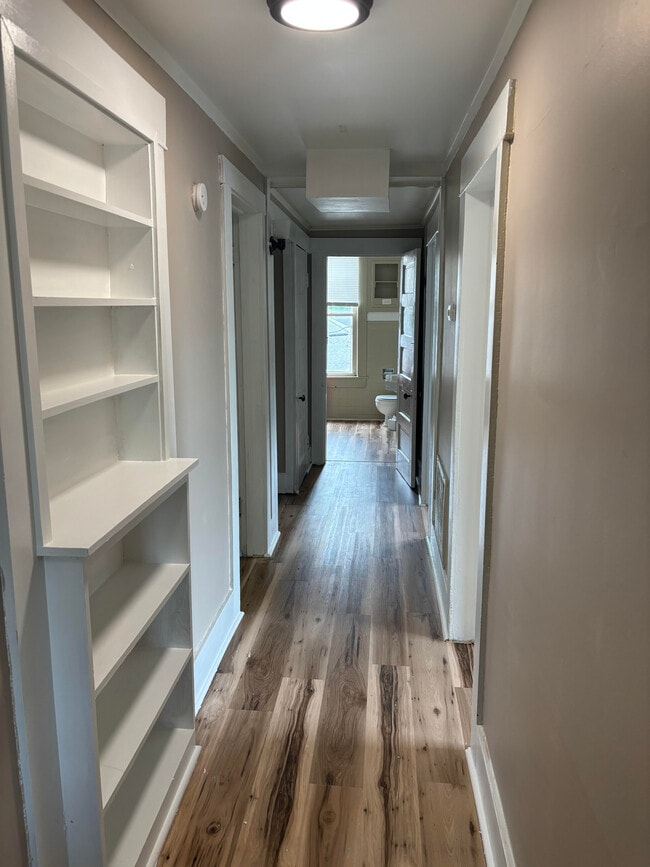 Building Photo - 2107 Edith St