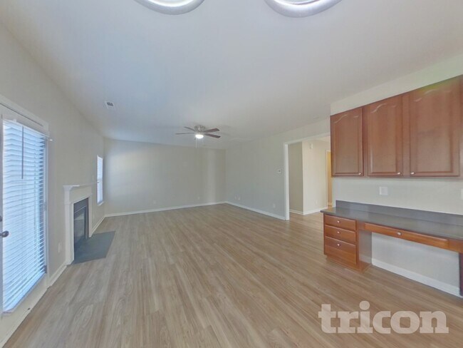 Foto del edificio - 1001 Southridge Dr