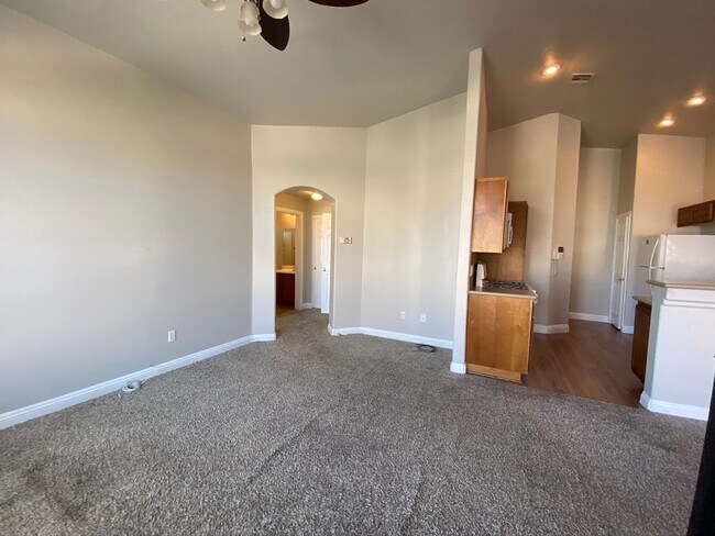 Building Photo - AMAZING 2 STORY TOWNHOME LOCATED IN A GATE...