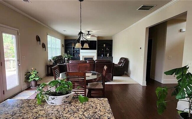Foto del edificio - 570 Eldridge Dr
