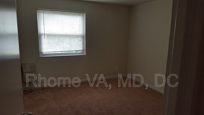 Building Photo - 6192 Greenwood Dr