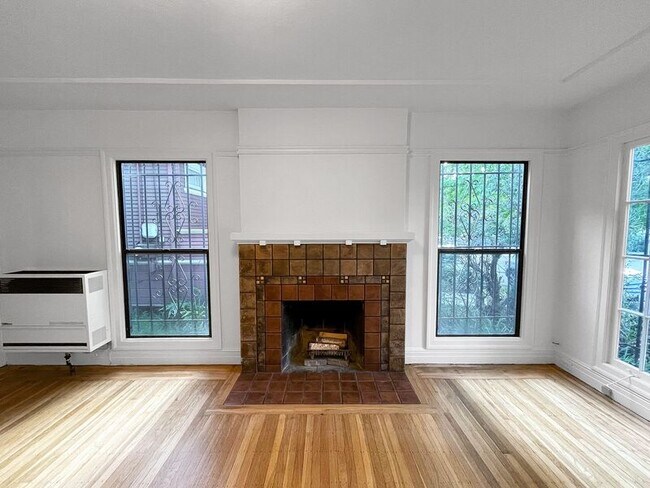 Building Photo - 367 Alcatraz Ave