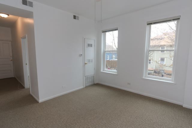 Building Photo - 3625 W Wrightwood Ave