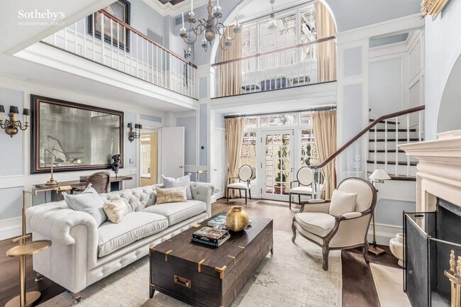 Building Photo - 183-185 W 4th St