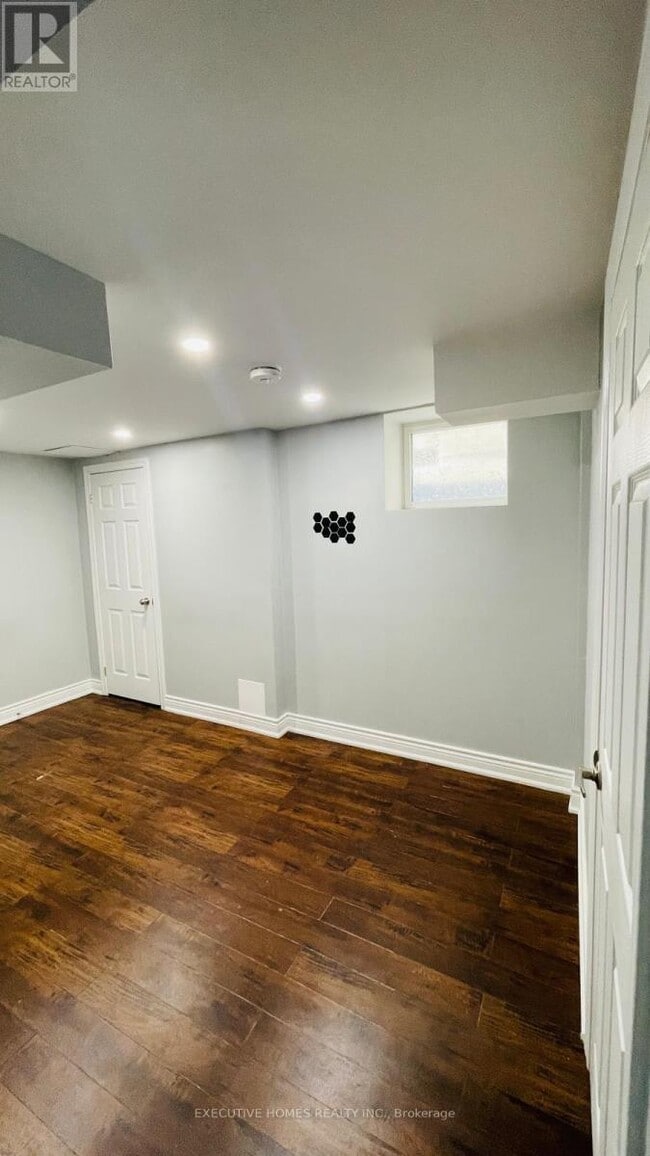 Photo du bâtiment - 4789 Colombo Crescent