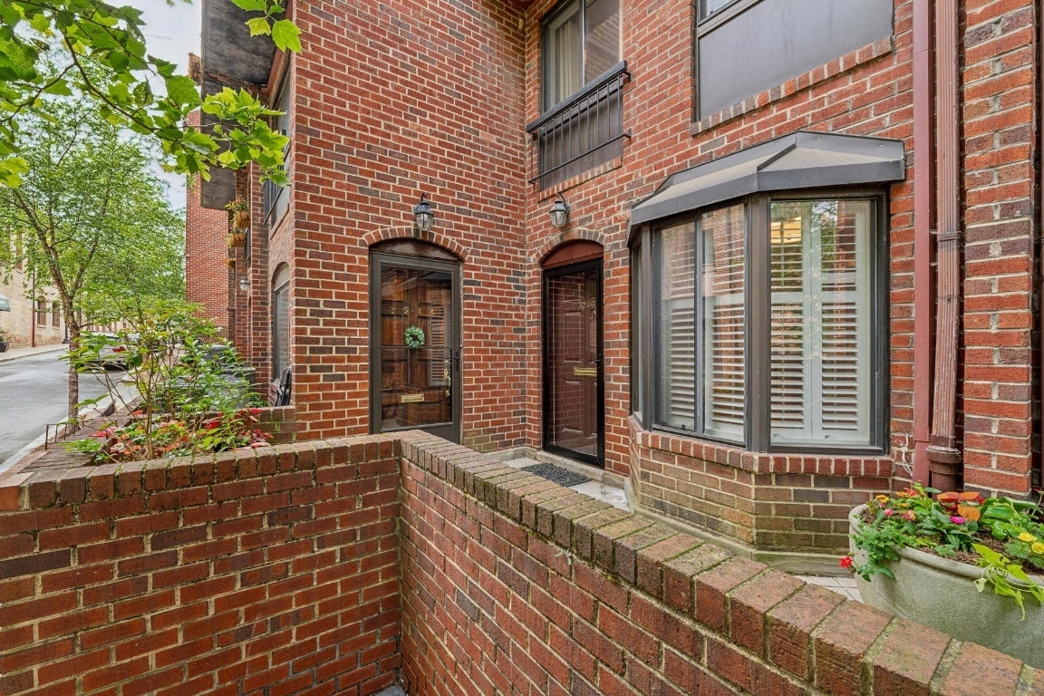 Primary Photo - 3246 Grace St NW