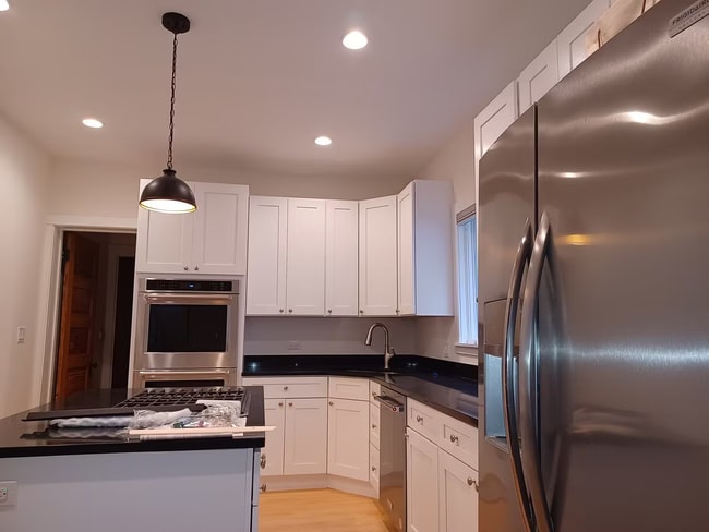 Foto del edificio - 2025 Maple Ave