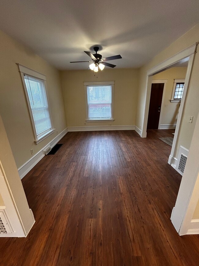 Foto del edificio - 328 14th St SE