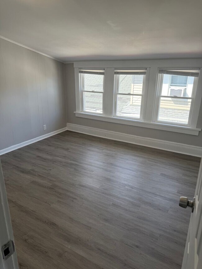 Foto del edificio - Newly Renovated 3 Bedroom, 1 Bath! Ready for Move-In!!!!