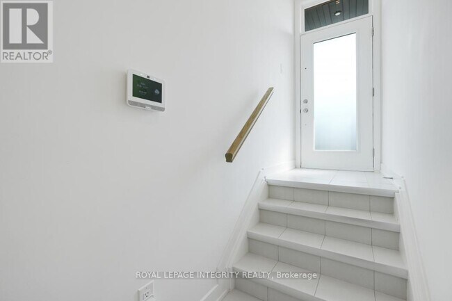 Photo du bâtiment - 410 Rolling Meadow Crescent