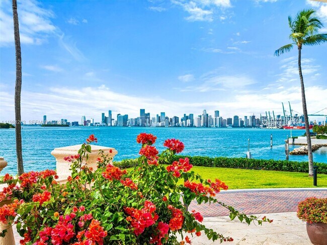 Foto del edificio - 2416 Fisher Island Dr