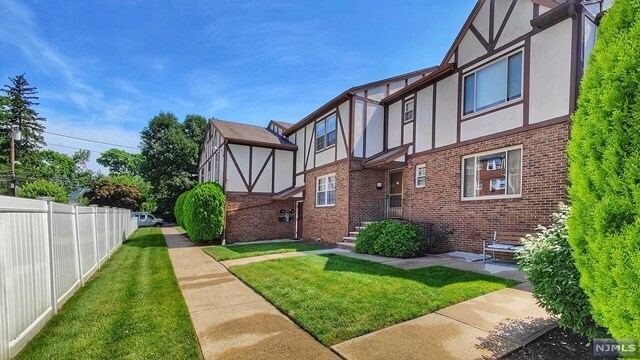 Foto del edificio - 78 E Hudson Ave