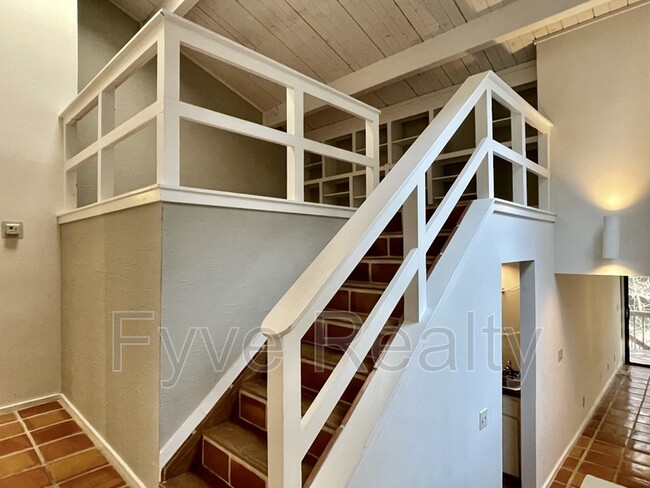 Building Photo - 139 Holly Forest