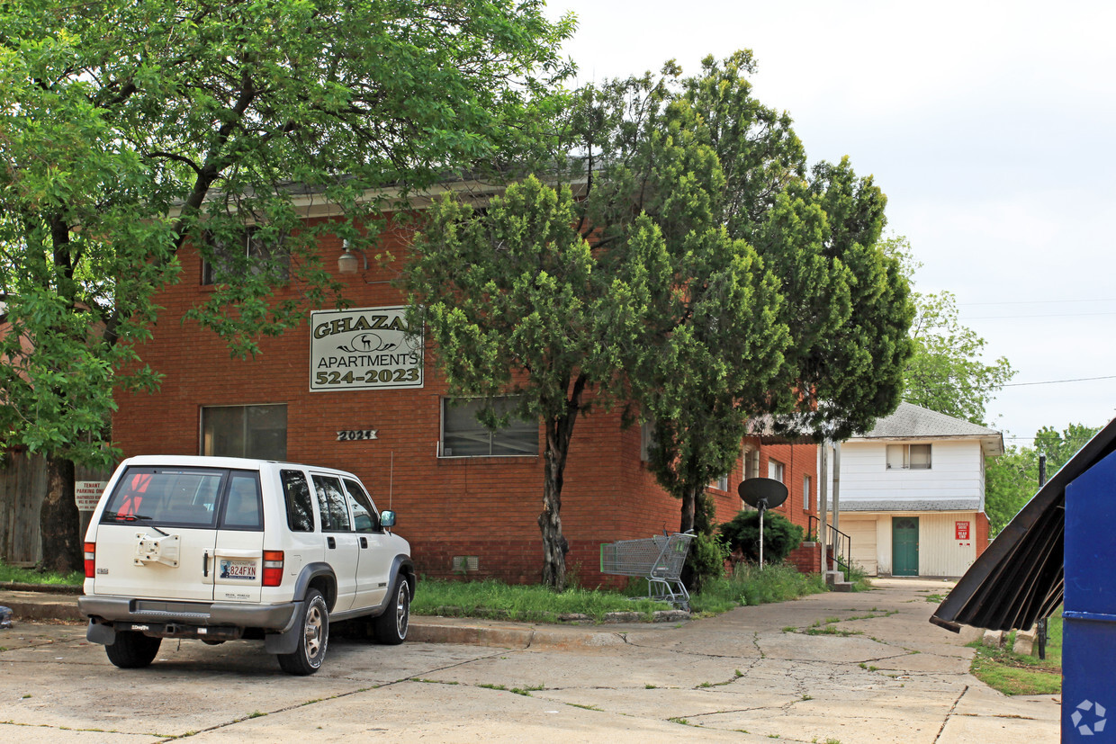 Building Photo - Ghazal Apartments