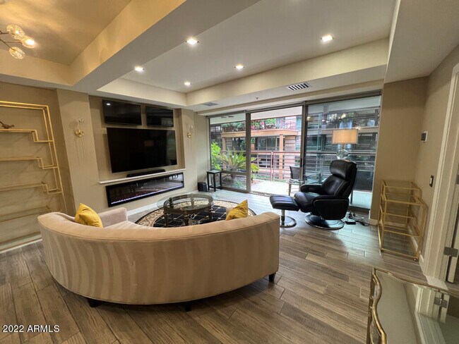 Foto del edificio - 7151 E Rancho Vista Dr