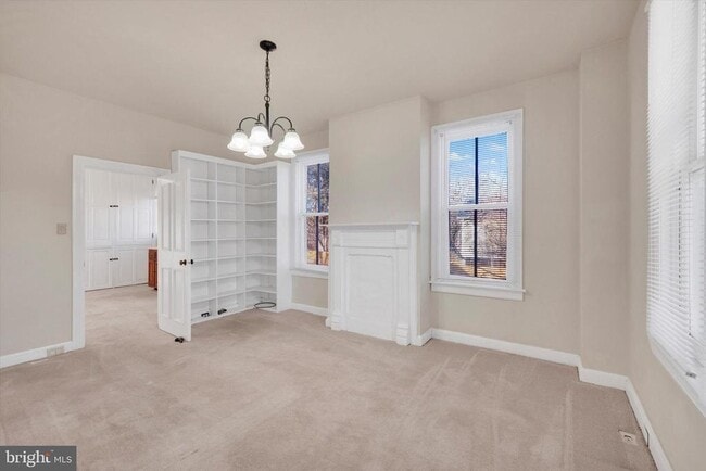 Foto del edificio - 4300 Main St