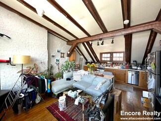 Building Photo - 2 Champney Pl