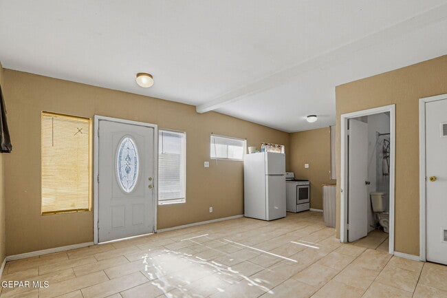 Building Photo - 408 Lesa Ln