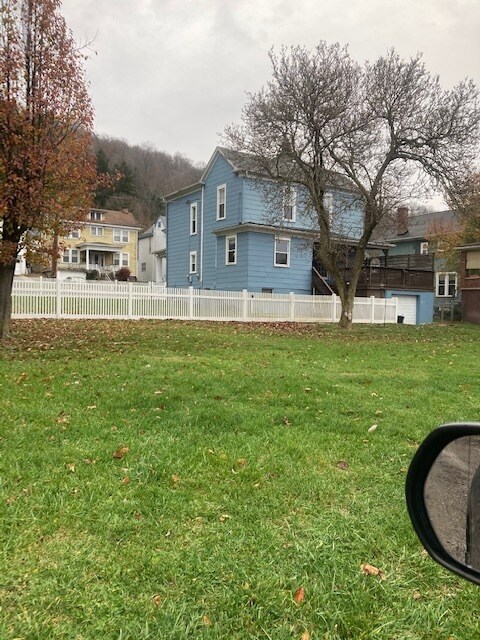 triple lot - greenspace - 37 Era St