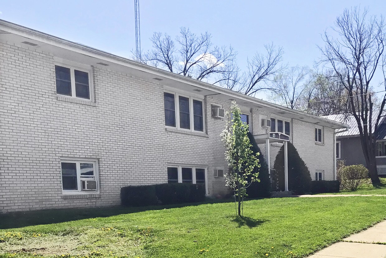 Foto principal - 416 E Oak St