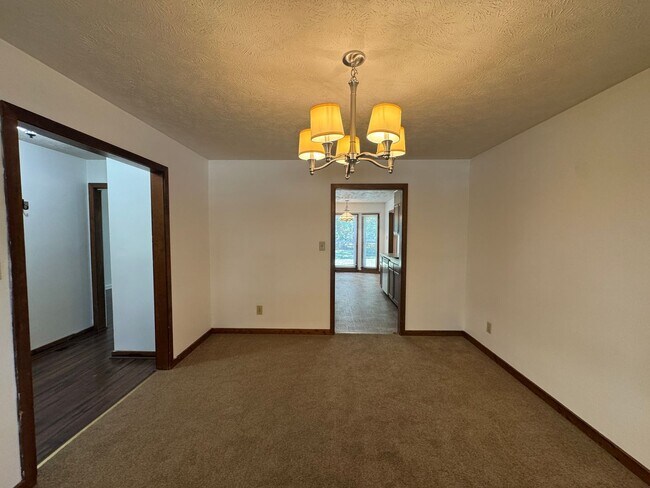 Foto del edificio - Cute 3 Bedroom Ranch with Large Yard