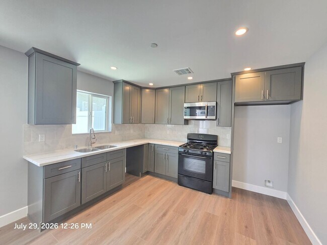 Foto del edificio - 8154 Potter Ave