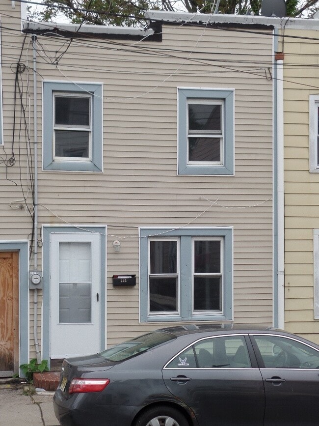 Foto del edificio - 225 Home Ave