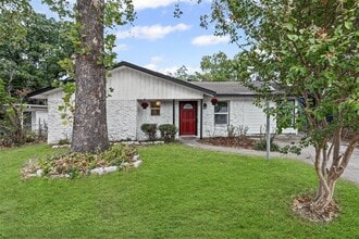 Building Photo - 9104 Glenn Ln