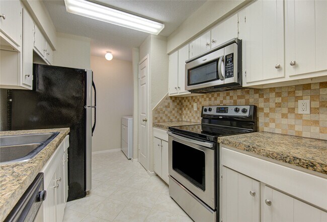 Foto del edificio - 14515 Wunderlich Dr
