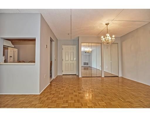 Building Photo - 289 Elm St