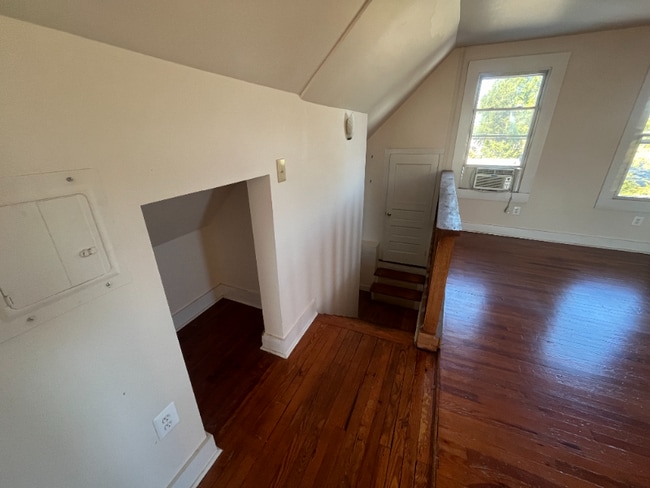 Building Photo - 503 Hanover St