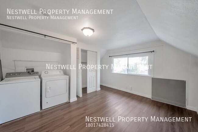 Foto del edificio - Great 1-bed Top Floor Duplex in Salt Lake ...