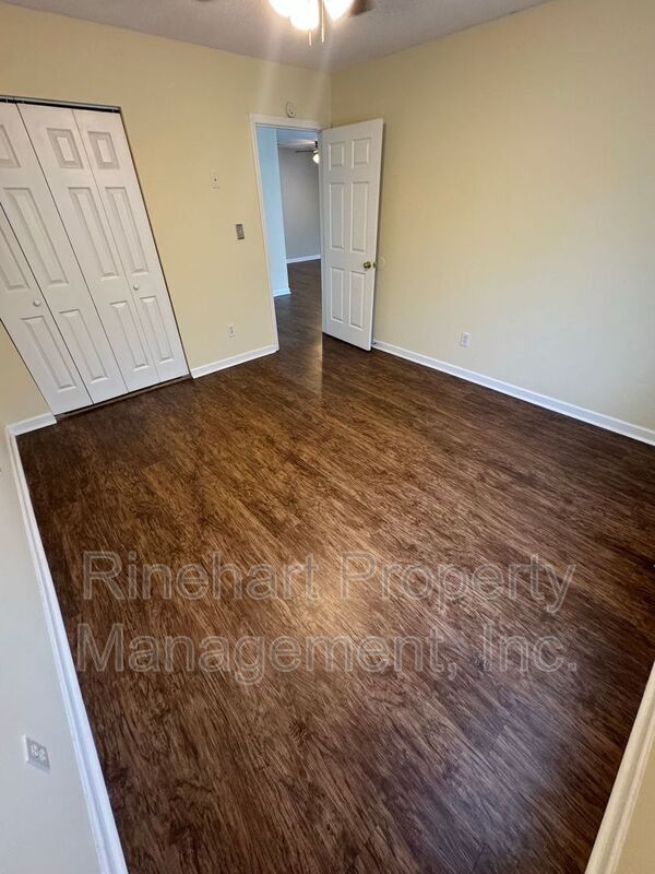 Building Photo - 1038 Park Meadow Dr