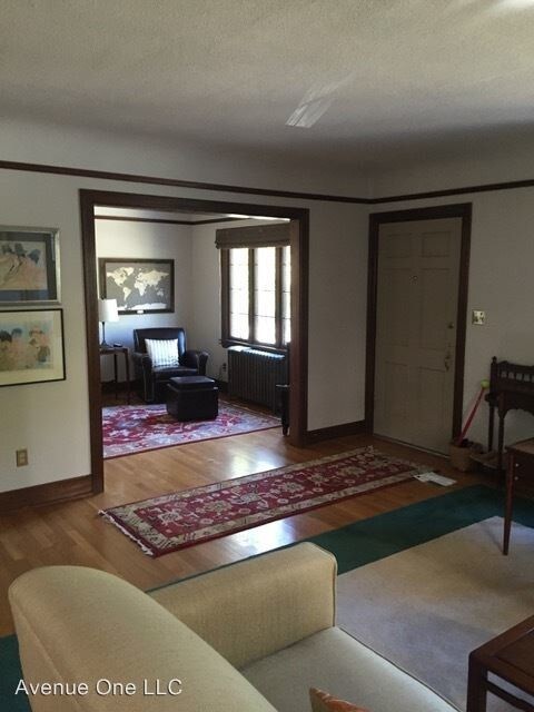 Foto principal - 4325 NE 43rd St