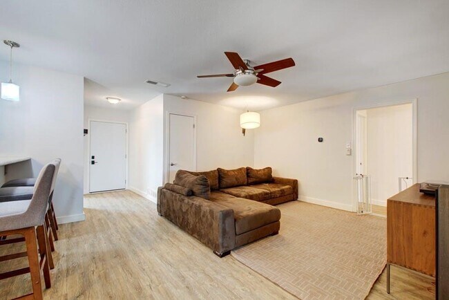 Foto del edificio - 9008 W Pointer Ln