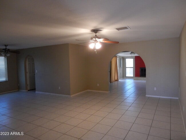 Building Photo - 3901 W Lupine Ave