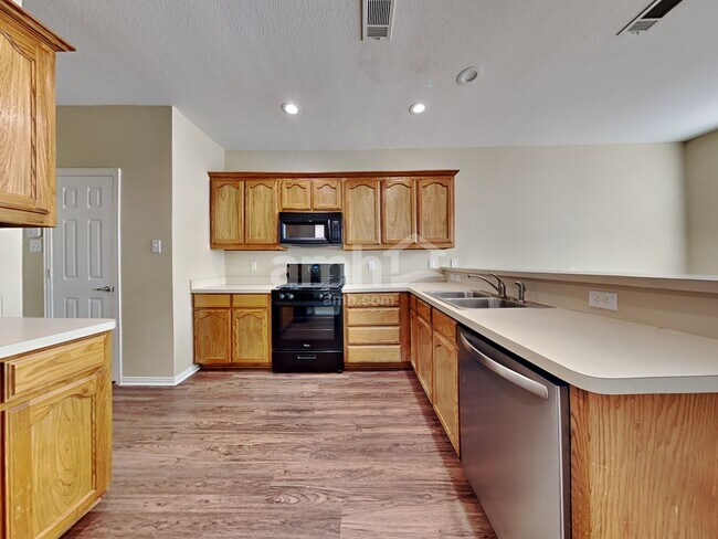 Building Photo - 11932 Brown Fox Dr