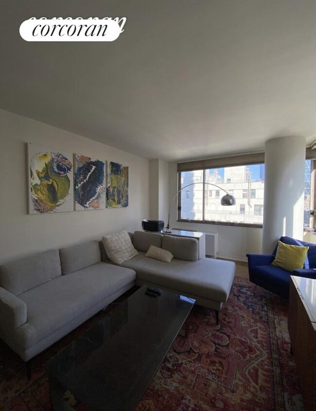 Building Photo - 350 W 50th St