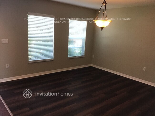 Foto del edificio - 3174 Burdock Ave