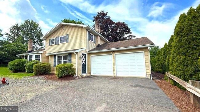 Building Photo - 1805 Buchert Rd