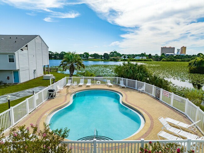 Building Photo - 301 Lullwater Dr