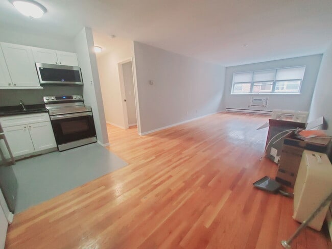 Building Photo - 637 Cove Rd