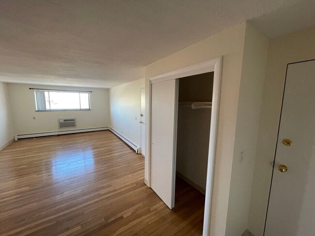 Cheap Watertown Square 1-bed - Cheap Watertown Square 1-bed Apartment