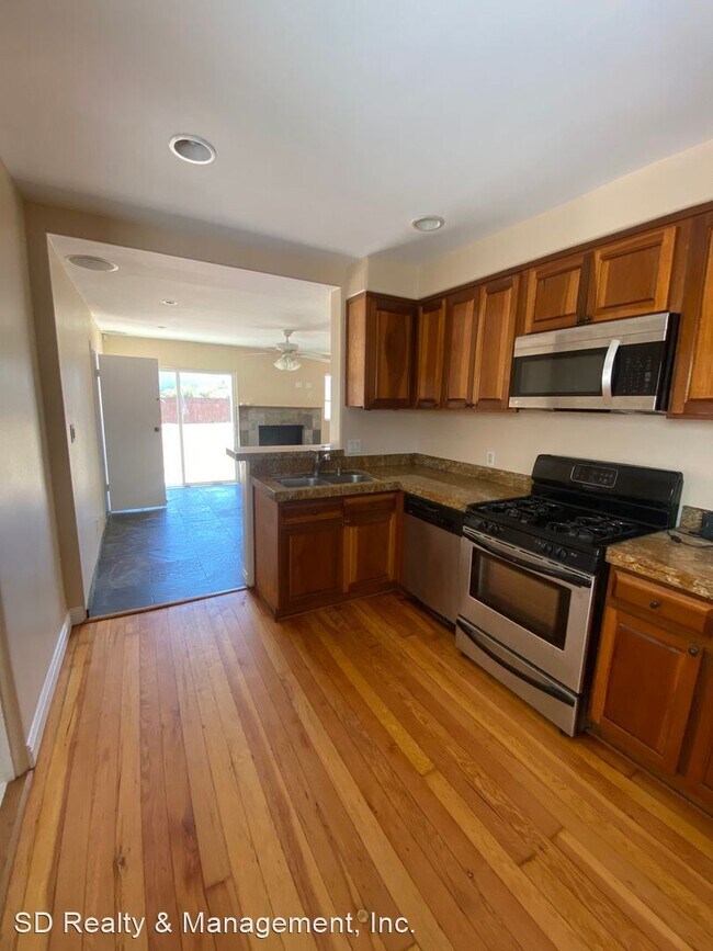 Building Photo - 5 br, 2 bath House - 6095 ADELAIDE AVENUE