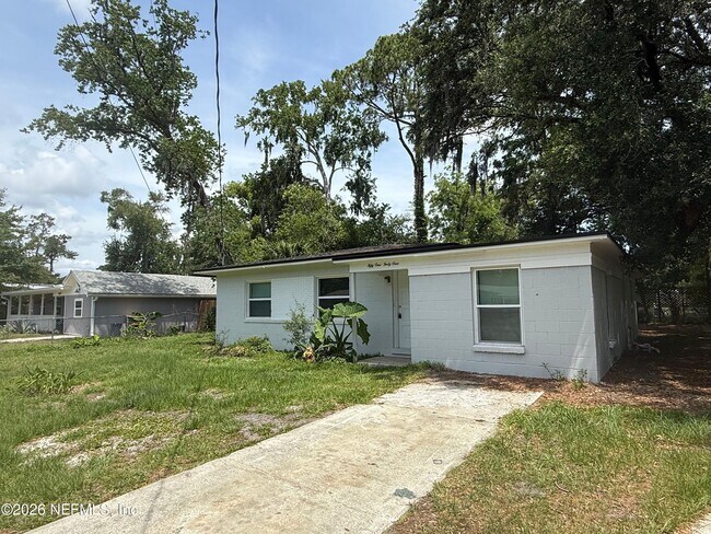 Foto del edificio - 5141 Corsair Ave